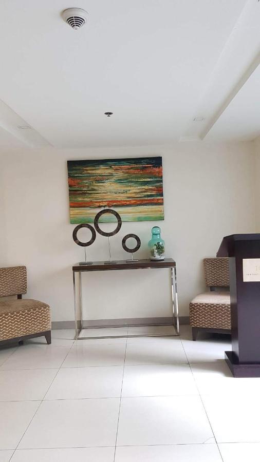 101 Newport Blvd C2 4F By Rechelle Nunag Pasay Eksteriør bilde
