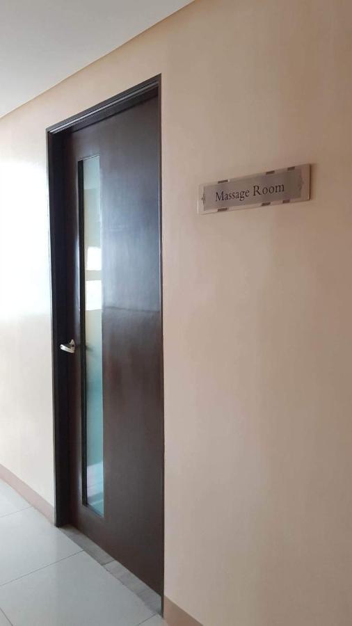 101 Newport Blvd C2 4F By Rechelle Nunag Pasay Eksteriør bilde